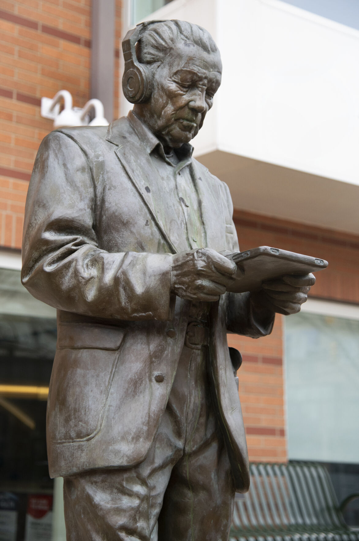 The Downtown Eugene Brown Statue